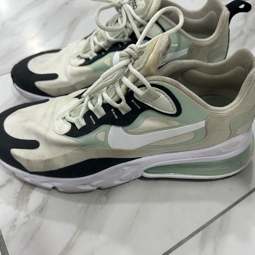 MINT GREEN NIKE SNEAKERS